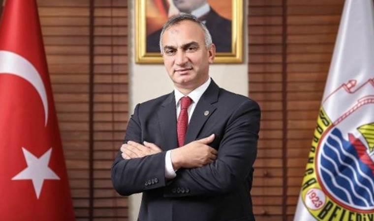 AKP’li profesör, ‘Süper Kupa’daki skandalı savundu: Hitler ile çıkmasına izin verecek misiniz?