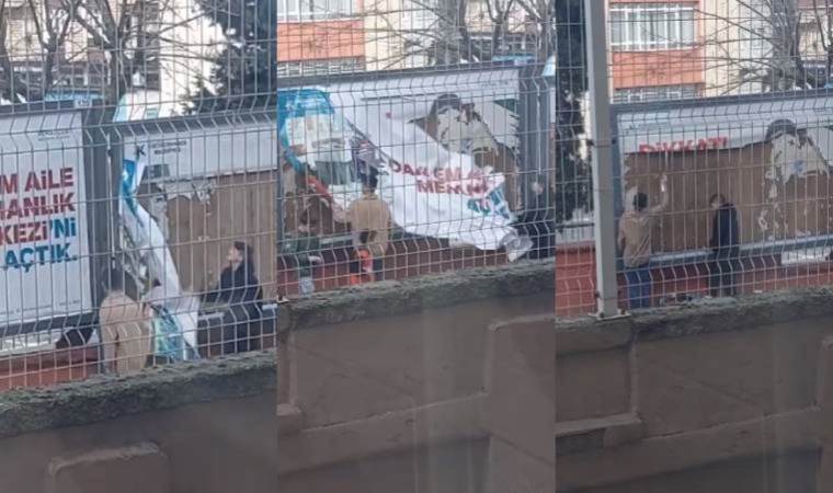 CHP’li belediyenin afişlerini söktüler… Kim bu gençler?