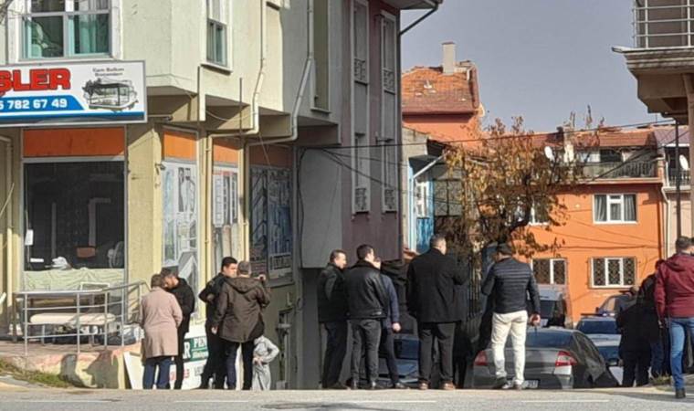 Şizofreni hastası emekli polis, sağlık çalışanlarını rehin aldı