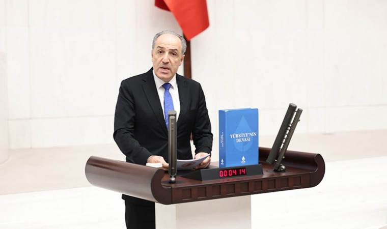 Mustafa Yeneroğlu: Lütfi Elvan’ı azarlarken de alkışlanıyordu, Mehmet Şimşek’i desteklerken de…