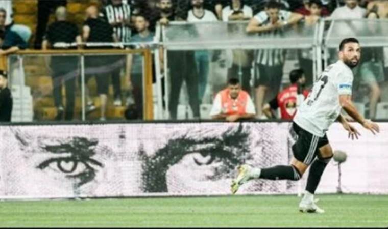 Umut Meraş’tan Atatürk paylaşımı! ‘Bir çift mavi gözün izindeyiz!’