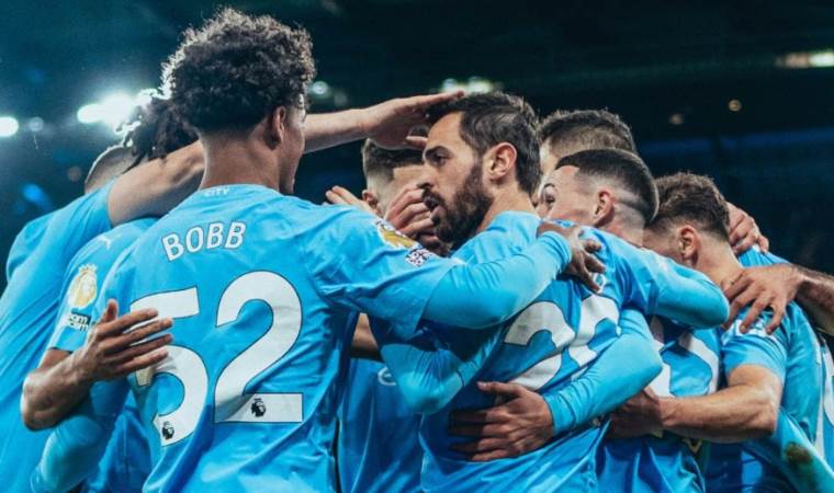 Manchester City, evinde Sheffield United’ı rahat geçti!