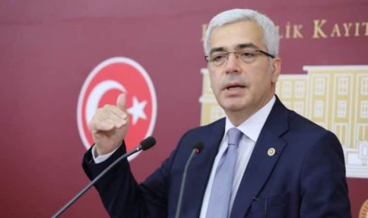 DP’li Salih Uzun’dan Can Atalay tepkisi: Meclis duvarındaki yazıyı gösterdi: ‘Egemenlik…’