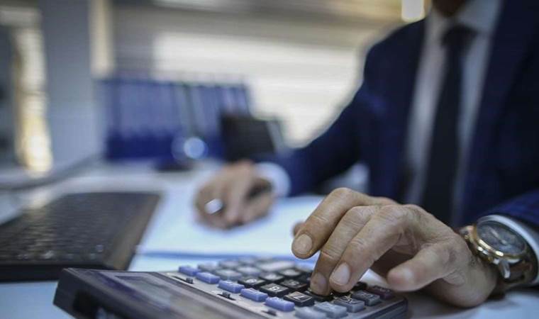 Emekçi perişan oldu: Ücret ve aylıklar buhar olup uçtu