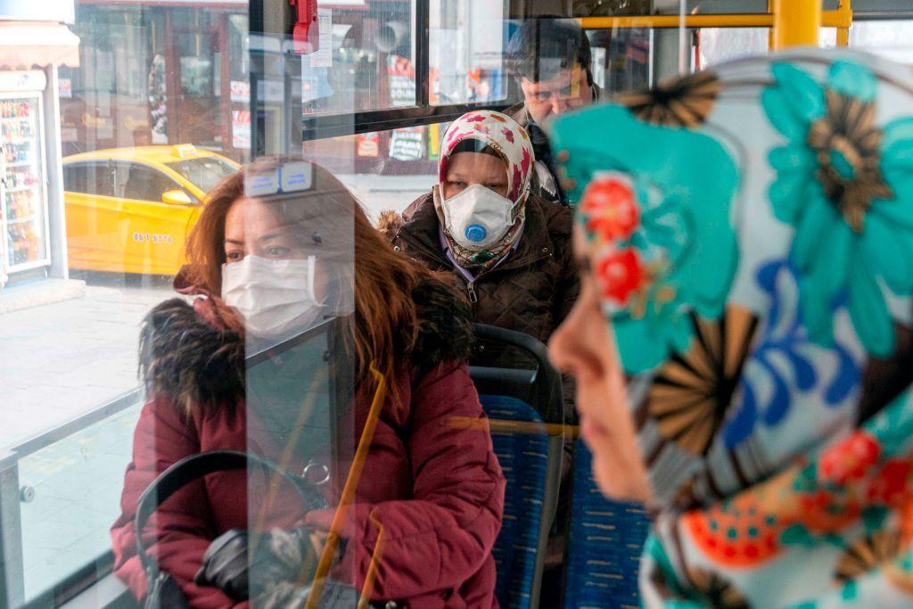 Yoğun bakım üniteleri neden dolu? Doktorlar mevcut salgın için ne diyor, neler öneriyor?