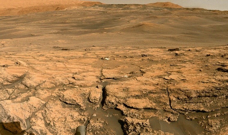 Mars yüzeyinin altında gömülü 16 çokgen yapı bulundu