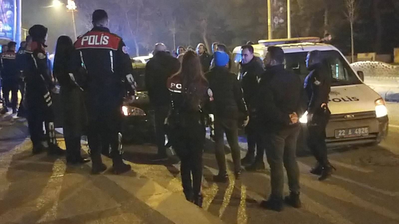 Yılbaşı eğlencesinde 'laf atma' kanlı bitti: 27 yaşındaki genç yoğun bakımda yaşam mücadelesi veriyor