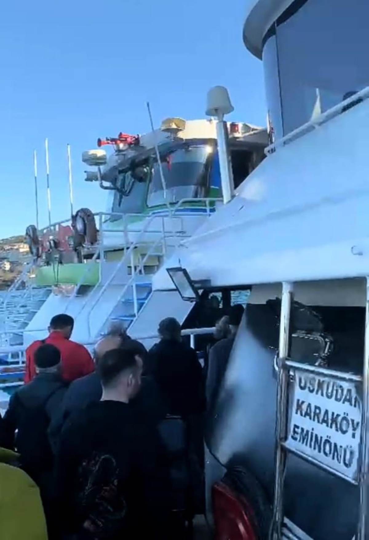 Eminönü-Üsküdar vapurunda yolcular mahsur kaldı