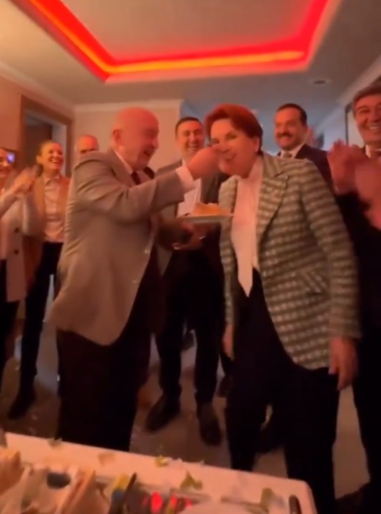 Meral Akşener ve eşi Tuncer Akşener, 42. evlilik yıldönümlerini kutladı: 'Sevemez kimse seni benim sevdiğim kadar'