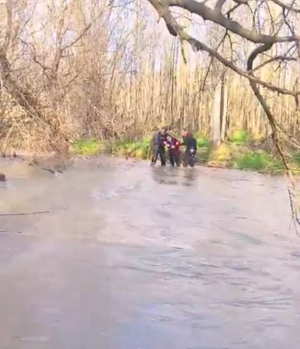 Dicle Nehri’ne düşen kadın, ekipler tarafından kurtarıldı