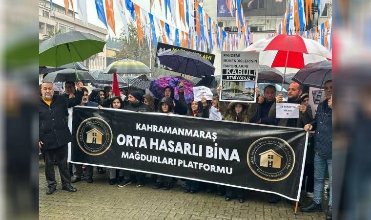 Depremzedelerden AKP önünde protesto: Derdiniz rant mı?