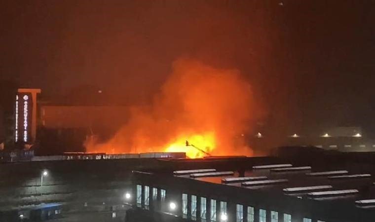 Arnavutköy’deki film platosunda korkutan yangın!