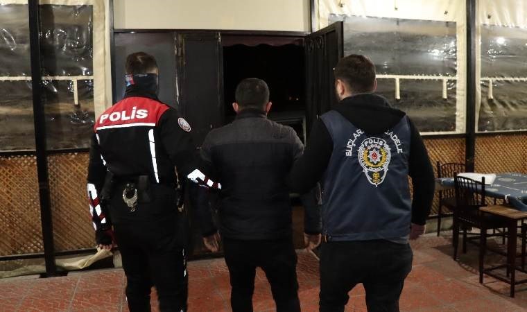 Mersin’de 300 milyon liralık transfer yapan bahis çetesi çökertildi!