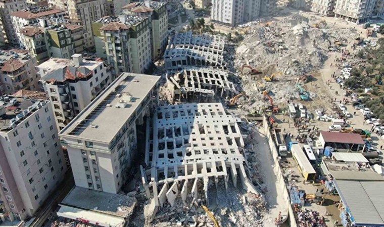 Kahramanmaraş depremlerinde binlerce kişiye mezar olmuştu… Rönesans Rezidans’ın enkazından kurtarılan kadın: ‘Yeğenim ve ablamdan hiçbir haber yok’