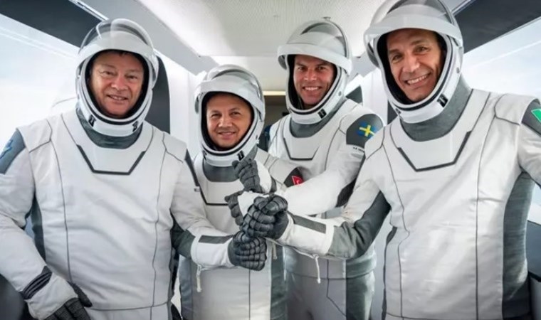 İlk Türk astronot Alper Gezeravcı uzayda: Dragon kapsülü 12.45’te kenetlenecek