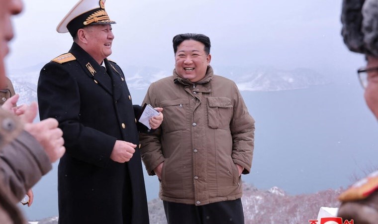 Kore Yarımadası’nda gerilim artıyor: Test atışlarını denetledi