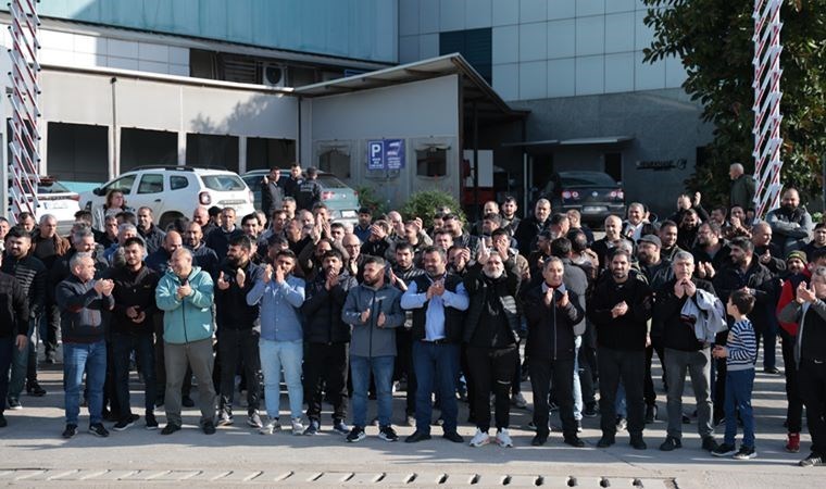 Adana’da maaşlarını alamayan fabrika işçileri eylem yaptı