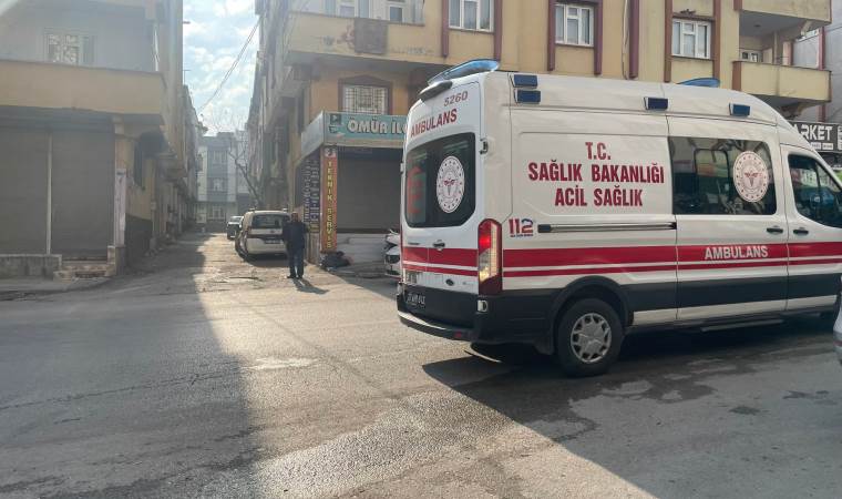 Gaziantep’te evde yangın: 4’ü çocuk 5 kişi dumandan etkilendi