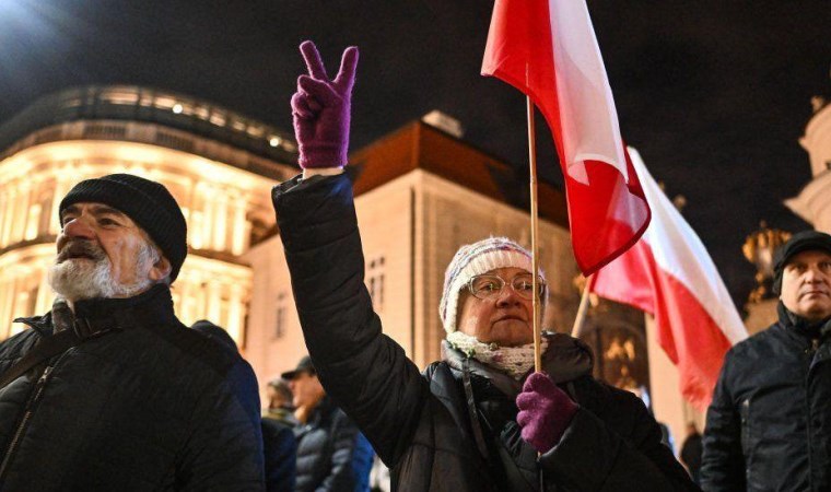 Polonya’da iktidar savaşları: Eski içişleri bakanı ve yardımcısının Cumhurbaşkanlığı Sarayı’nda gözaltına alınması ne anlama geliyor?