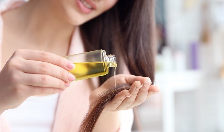 Saç bakımında en etkili yağ! 1 damlası bile saçları sırma gibi yapıyor…