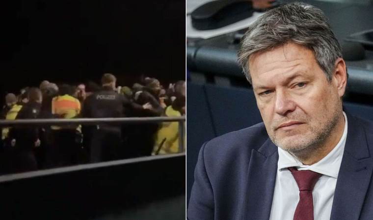 Çiftçiler Alman bakanın feribottan inişini engelledi