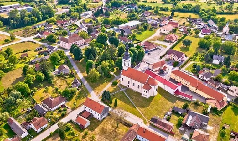 Avrupa’da 4 liraya ev satılıyor! Yönetim nüfus krizinin çözümünü buldu