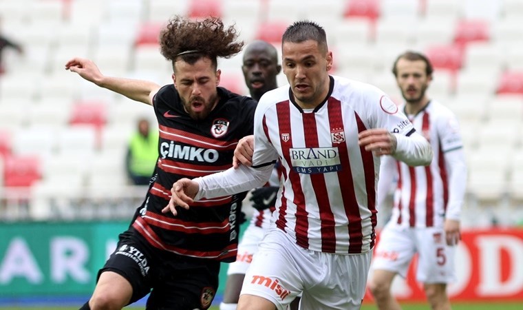 Gaziantep FK 10 kişi kaldı: Sivas’ta puanlar paylaşıldı!