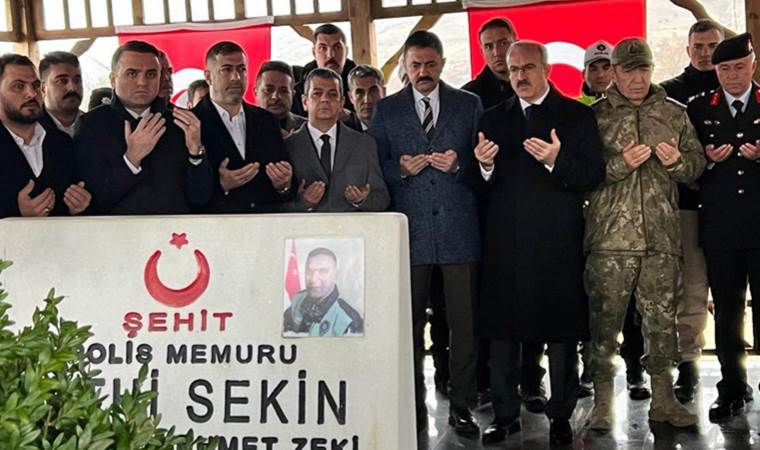 Şehit polis memuru Fethi Sekin, mezarı başında anıldı