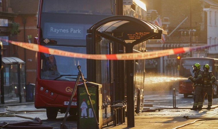 Londra’nın sembolü yoğun saatte alev aldı