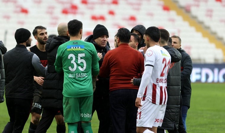 Sivasspor’dan Sumudica’ya tepki: ‘Bunu yapmak futbol adabına aykırıdır’