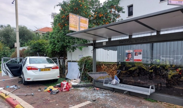 İsrail’de araç kalabalığın arasına daldı: 1 ölü, 17 yaralı