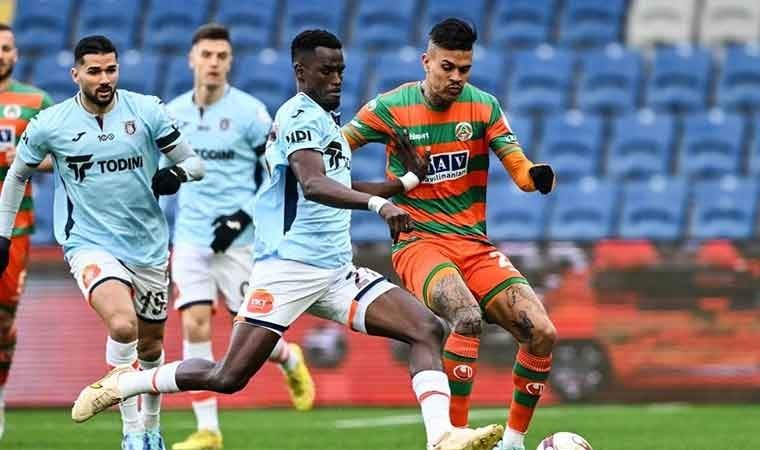 5 gollü müthiş maçta gülen taraf Başakşehir oldu!