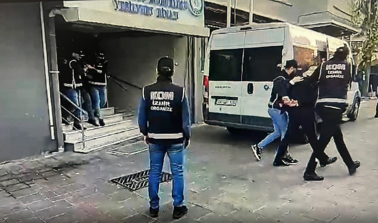 1’i FETÖ’den aranıyordu: İzmir’de 2 firari hükümlü yakalandı