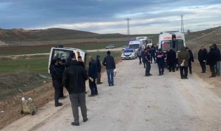 Kamyon ile belediye otobüsü çarpıştı: Yaralılar var!