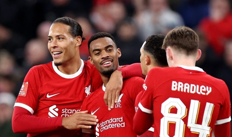 Liverpool evinde 5 golle turladı!