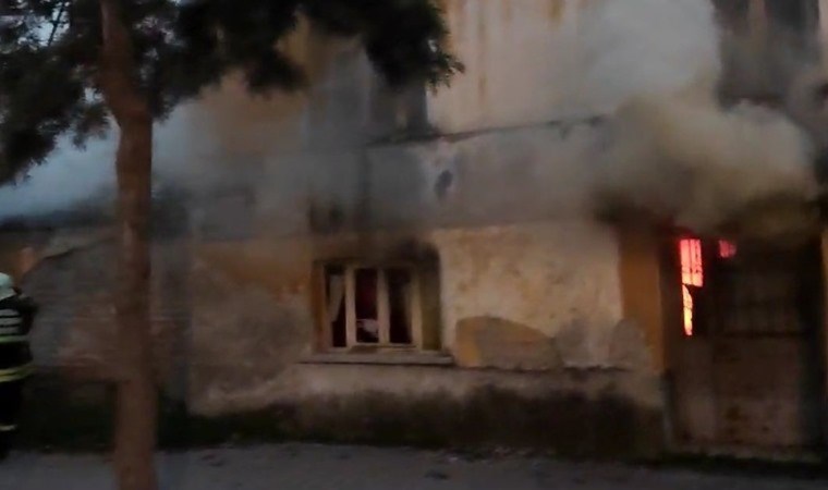 Bina alevlere teslim oldu: Soruşturma başlatıldı