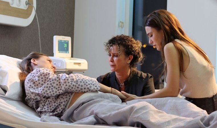 Kıvanç Tatlıtuğ ve Serenay Sarıkaya’lı Aile dizisi ekrana veda ediyor!