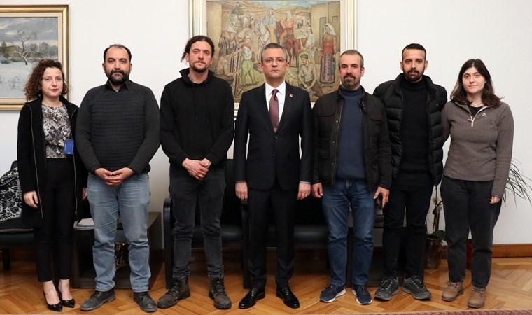 Özgür Özel, Hatay Depremzede Derneği ile bir araya geldi