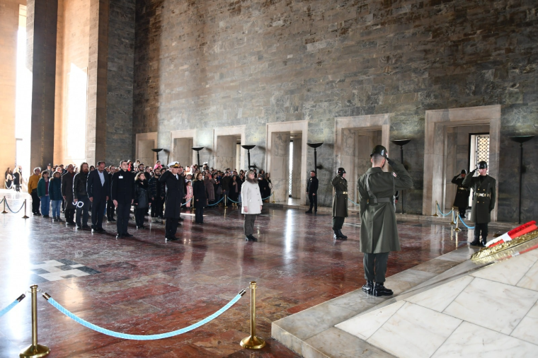 HKP'den Anıtkabir'e ziyaret: Şeriat naralarına inat laikliği savunmaya devam edeceğiz!