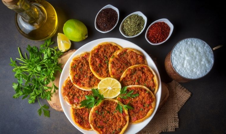 Hem pratik hem lezzetli: Fit lahmacun tarifi!