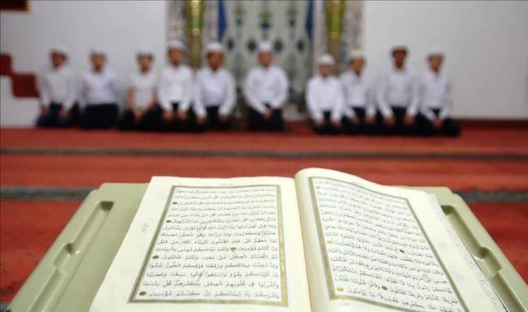 Okula değil camiye: İmam Hatip Ortaokulu’nda hafızlık eğitimi için Kuran kursu ile protokol imzalandı