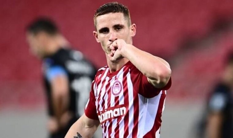 Olympiakos, rakibi PAOK’u sahadan sildi!