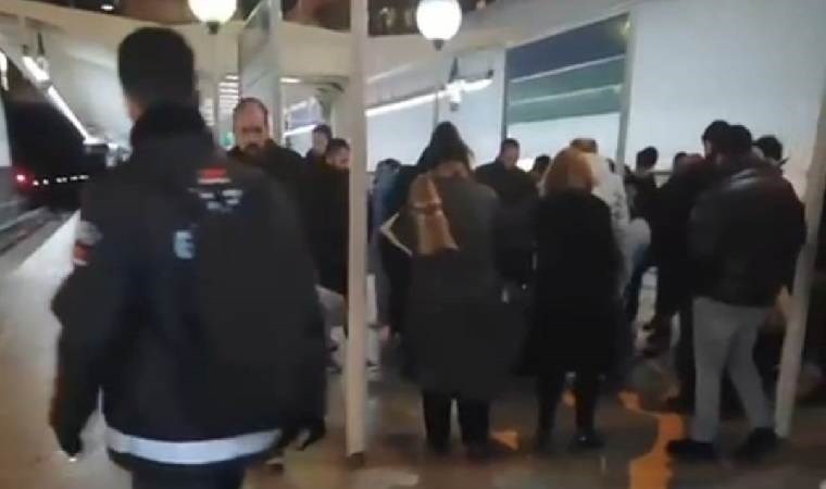İzmir’de metro istasyonunda çıkan kavgada kan aktı: Ölü ve yaralı var!