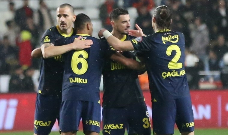 Spor yazarları Antalyaspor – Fenerbahçe maçını yorumladı: ‘Galatasaray, Fenerbahçe’yi strese sokmuş’