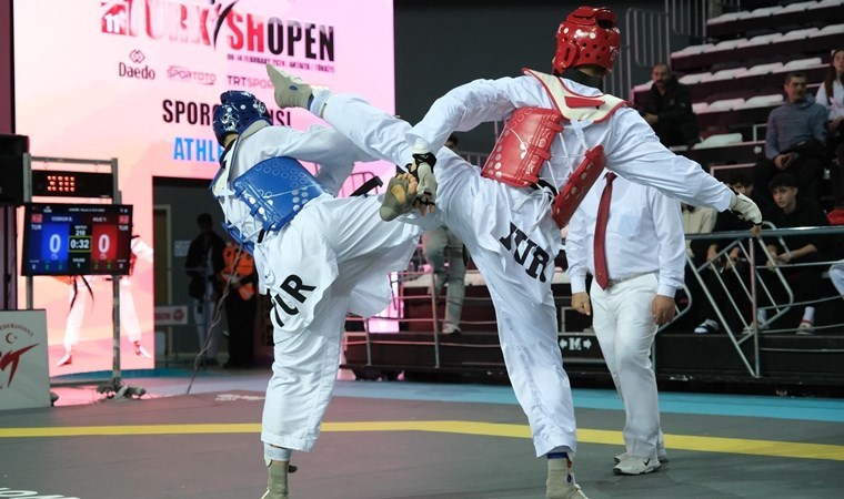 Milli sporcular Türkiye Açık Tekvando Turnuvası’na damga vurdu!