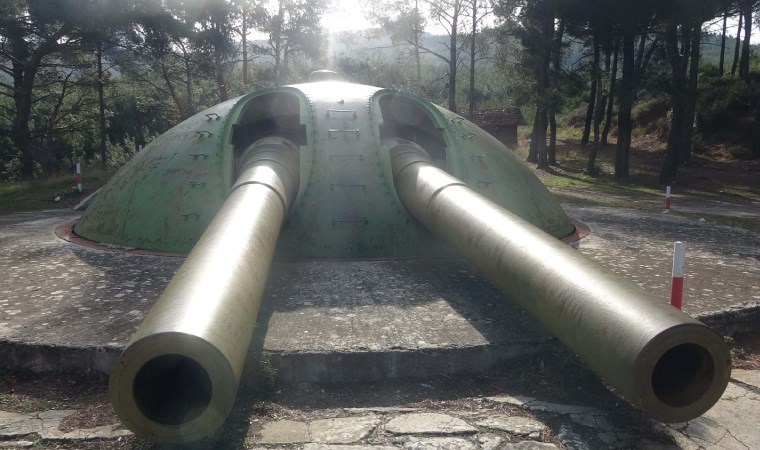 Çanakkale’de 2’nci Dünya Savaşı’ndan kalma tarihi tabya kaderine terk edildi