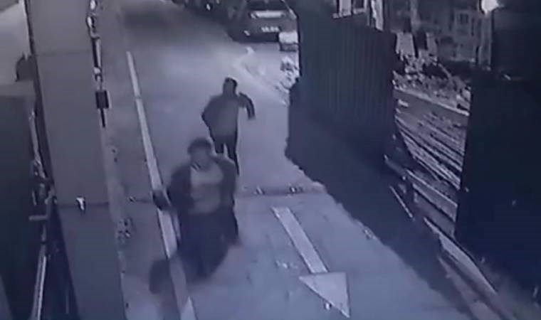 Kendisinden para isteyince copla metrelerce kovaladı