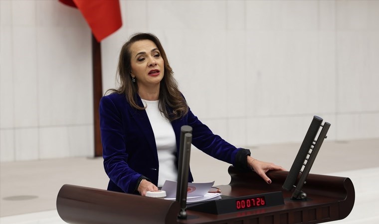 CHP’li İlgezdi: ‘Deprem yardımları depolarda çürüyor’