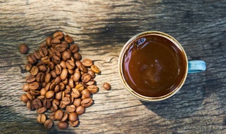 Kahvenin içine bir kaşık koymanız yeterli! Sindirim sisteminiz motor gibi çalışacak