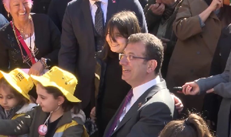 İmamoğlu ve çocuk arasında güldüren ‘TRT’ diyaloğu: ‘Bir türlü beni göstermiyorlar ne yapayım?’